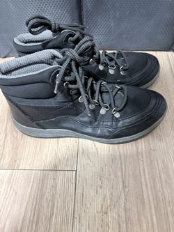 Baretraps Black Hiking Boots 