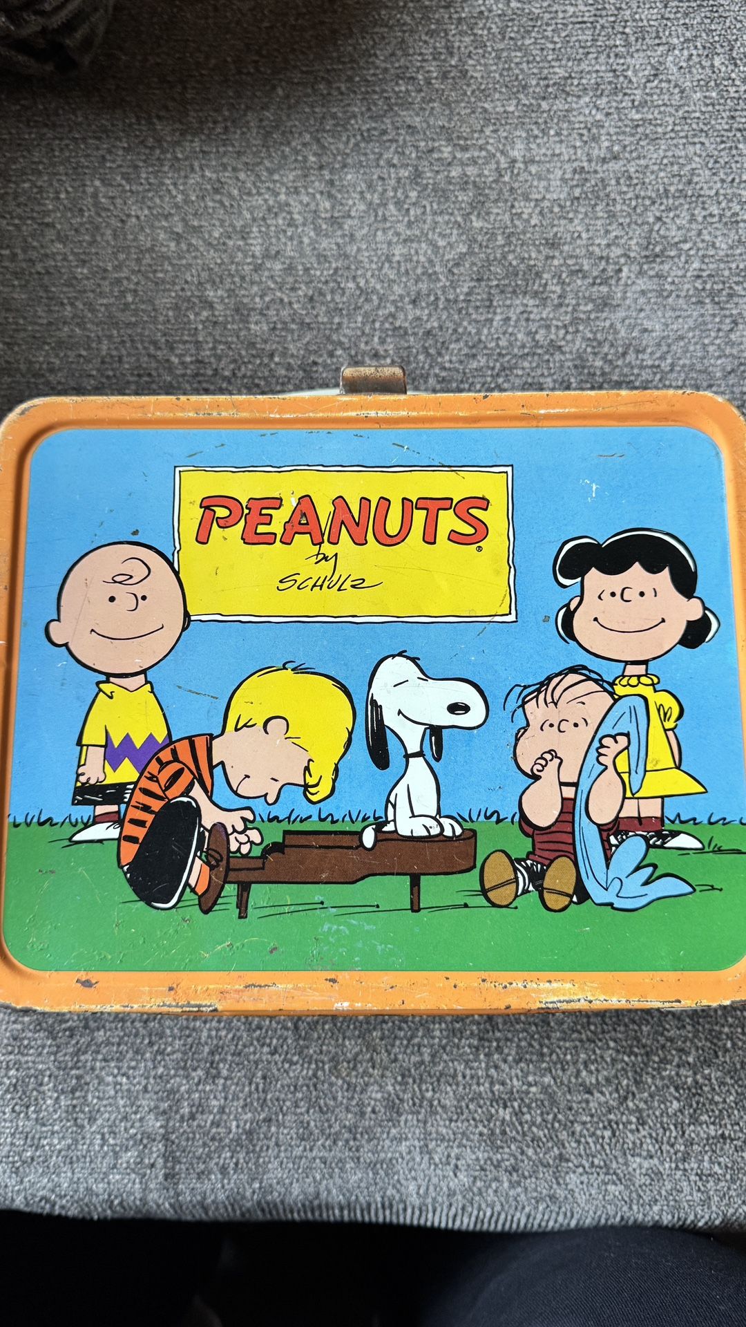 Authentic vintage 1960s Peanuts metal lunchbox with the original matching Thermos (Bottle No. 2868)