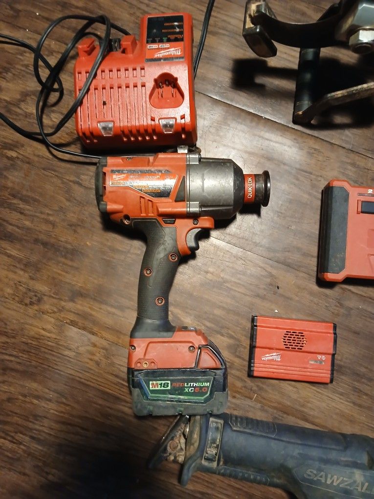 7/16 Milwaukee 18v High Torque Impact Wrench