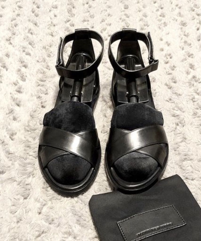 Women’s Alexander Wang Paid $520 size 40 (10) Great condition! Talis flat black soft leather sandals. These minimalist Alexander Wang sandals are des