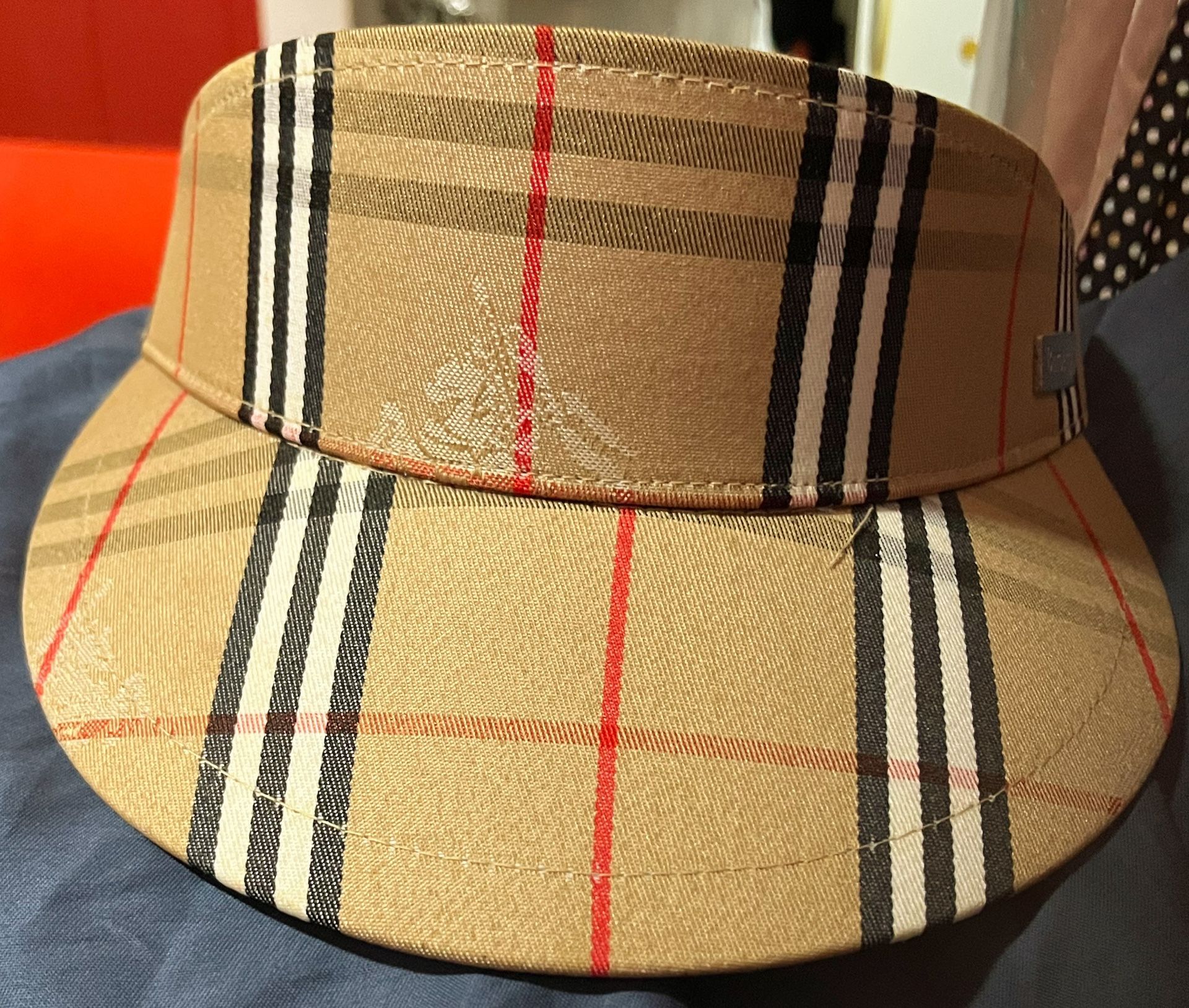 “BURBERRY” VISOR