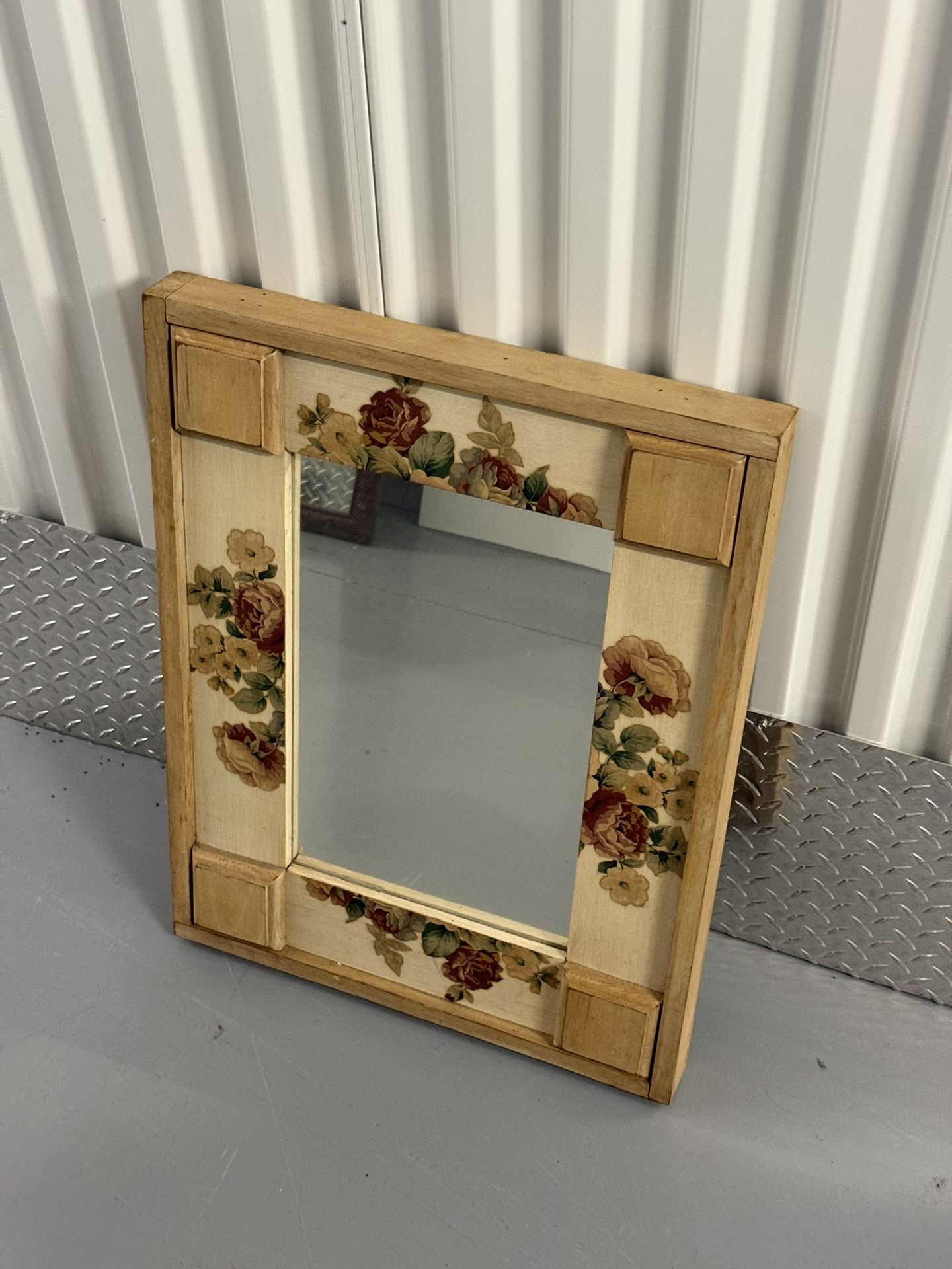 Vintage Floral Wood Mirror – Handcrafted Wall Decor