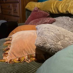 Char With The Happy Light Who’s Moving Today 