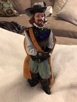 Cavalier Royal Doulton Figurine 1975