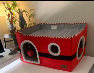 Cat bed condo multi cat excellent condition