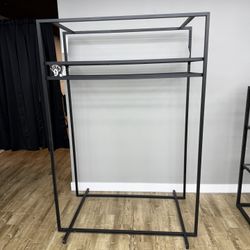 CLOTHING RACK 