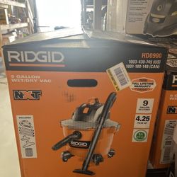 RIDGID NXT 9 Gallon Wet/Dry Vac - Like New