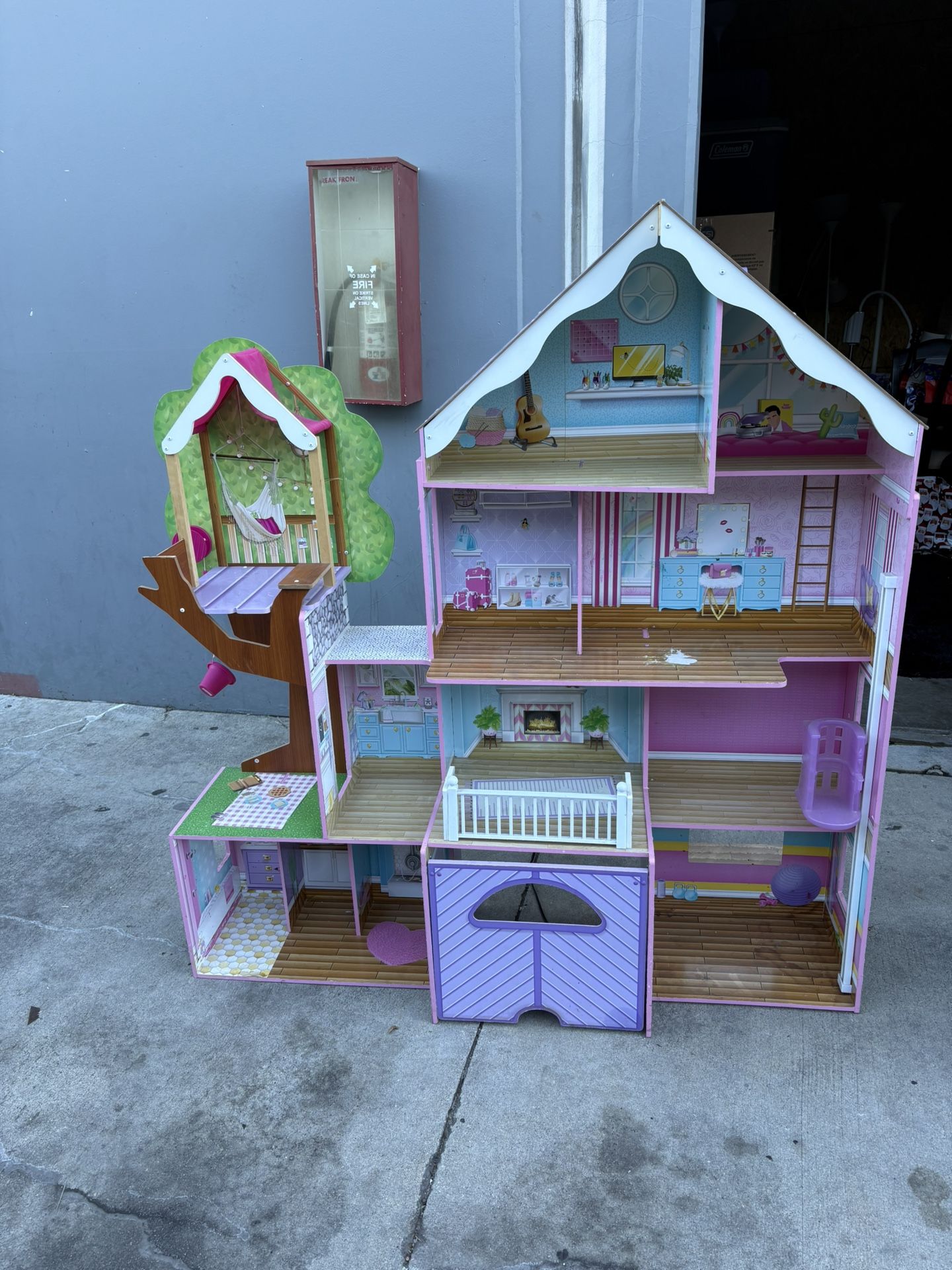 5ft Barbie Doll House