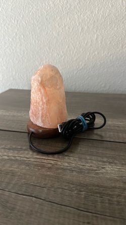 USB light changing colored Himalayan salt rock lamp
