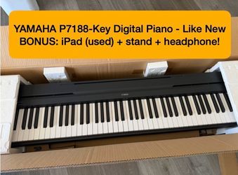 Yamaha P71 Weighted Digital Piano Bundle - Excellent Condition
