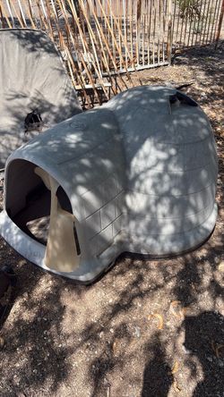 Petmate Igloo Dog House
