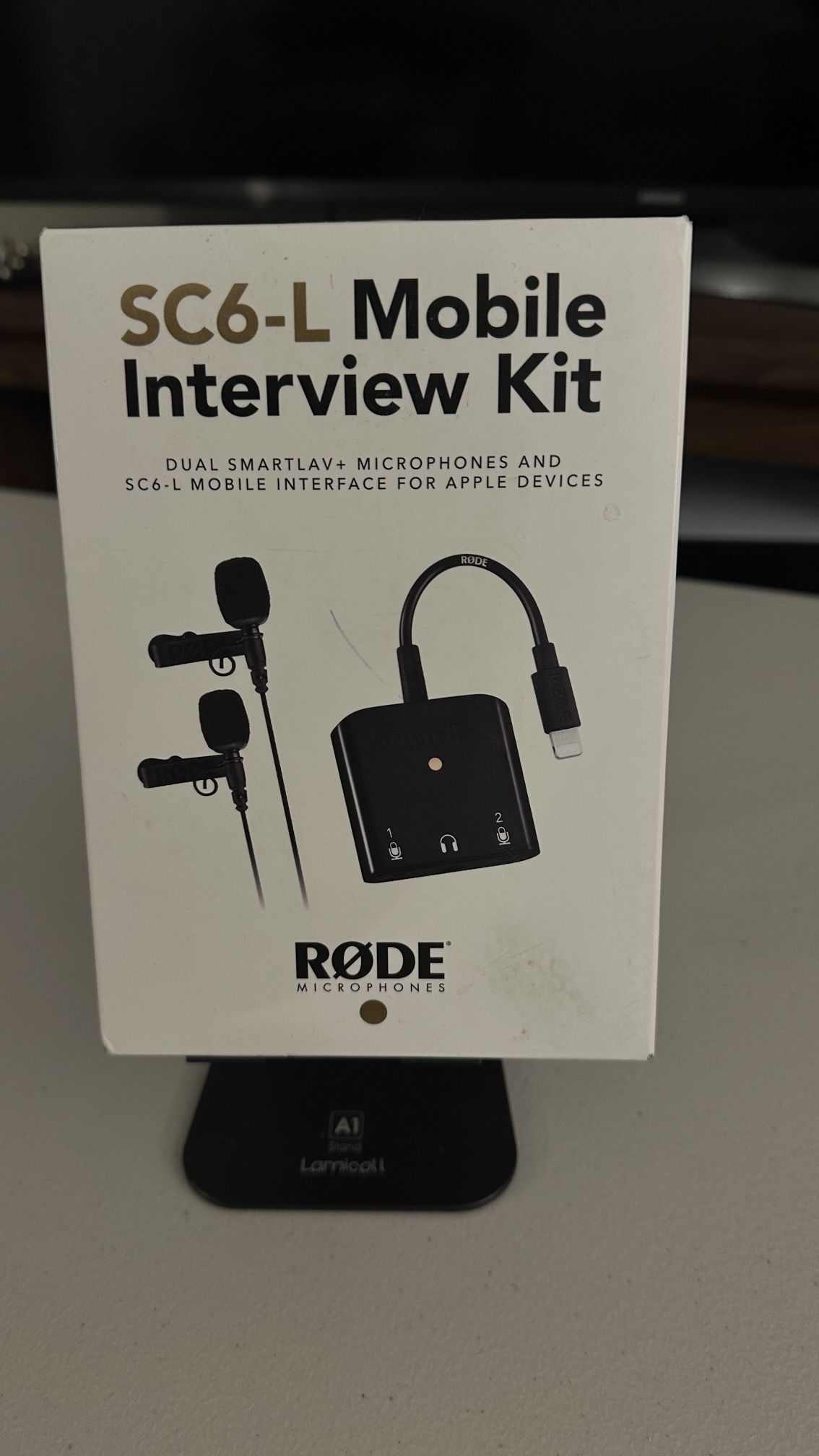 RODE SC6-L Mobile Interview Kit with 2 Lavalier Microphones and Ultracompact Lightning Interface