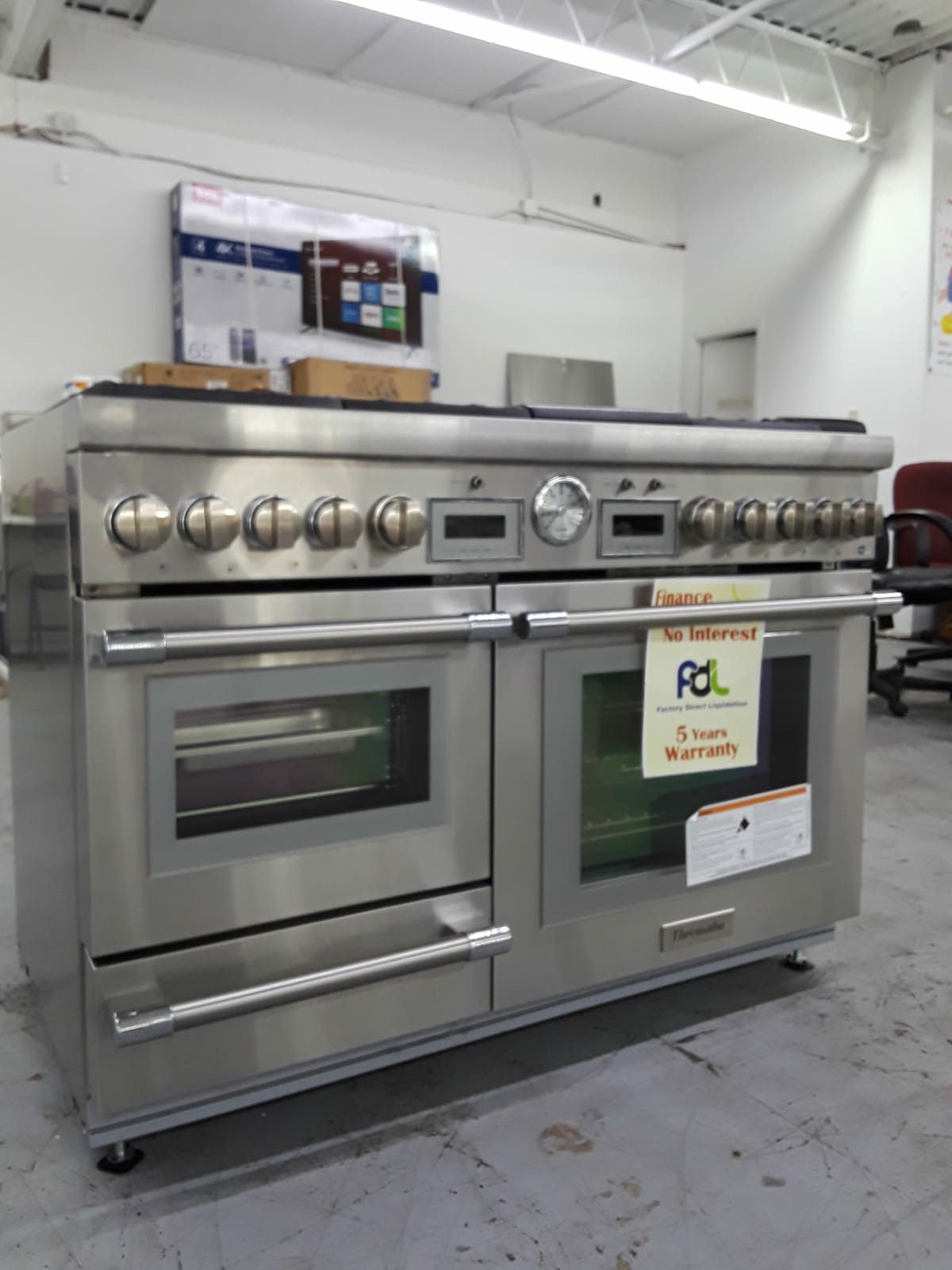 Big Sale! Thermador 48" inch Range. With 6 Gas Burners, 1 Electric Grilled, Warmer Drawer, Wi-Fi Connection, Steam Oven and Convection Oven