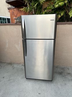 Frigidaire Fridge Silver 18cu ft 30x30x66🛑👍3 MONTHS WARRANTY