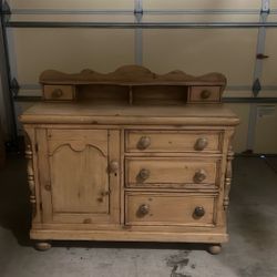 Dresser 