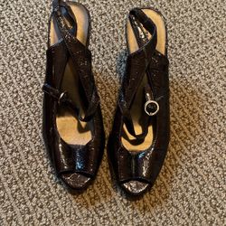 Brown Heels Size 7 $5