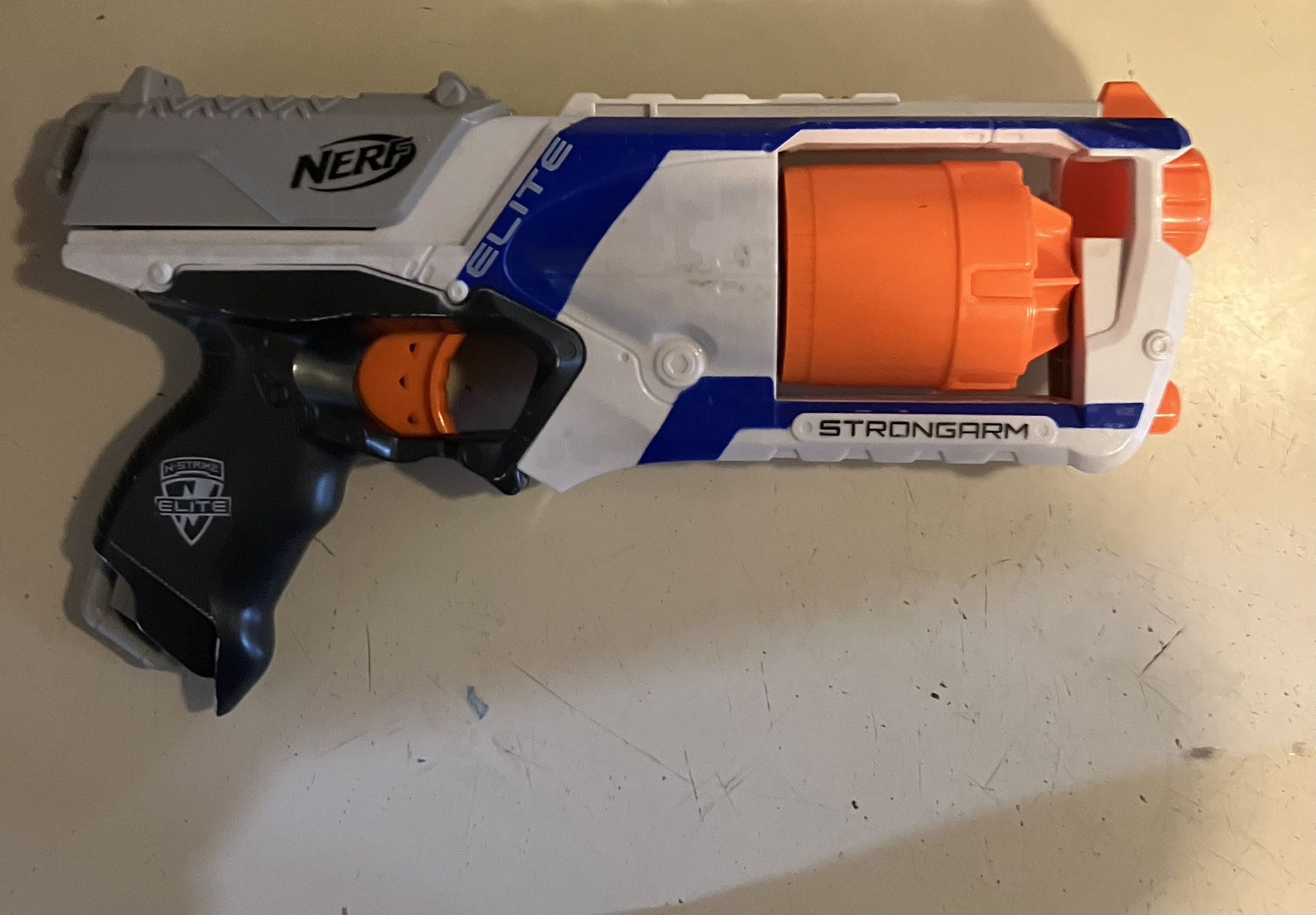 Nerf Strong arm Gun
