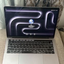 Apple MacBook Pro 2017 13" A1706 3.5GHz i7 256GB SSD 16GB DDR3 Space Gray Clean Condition