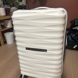 LOW PRICE MOVING- SAMSONITE $320 + TAX CARRY ON LUGGAGE 