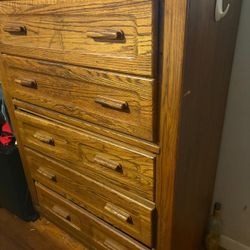 Bedroom Furniture Good Conditions 