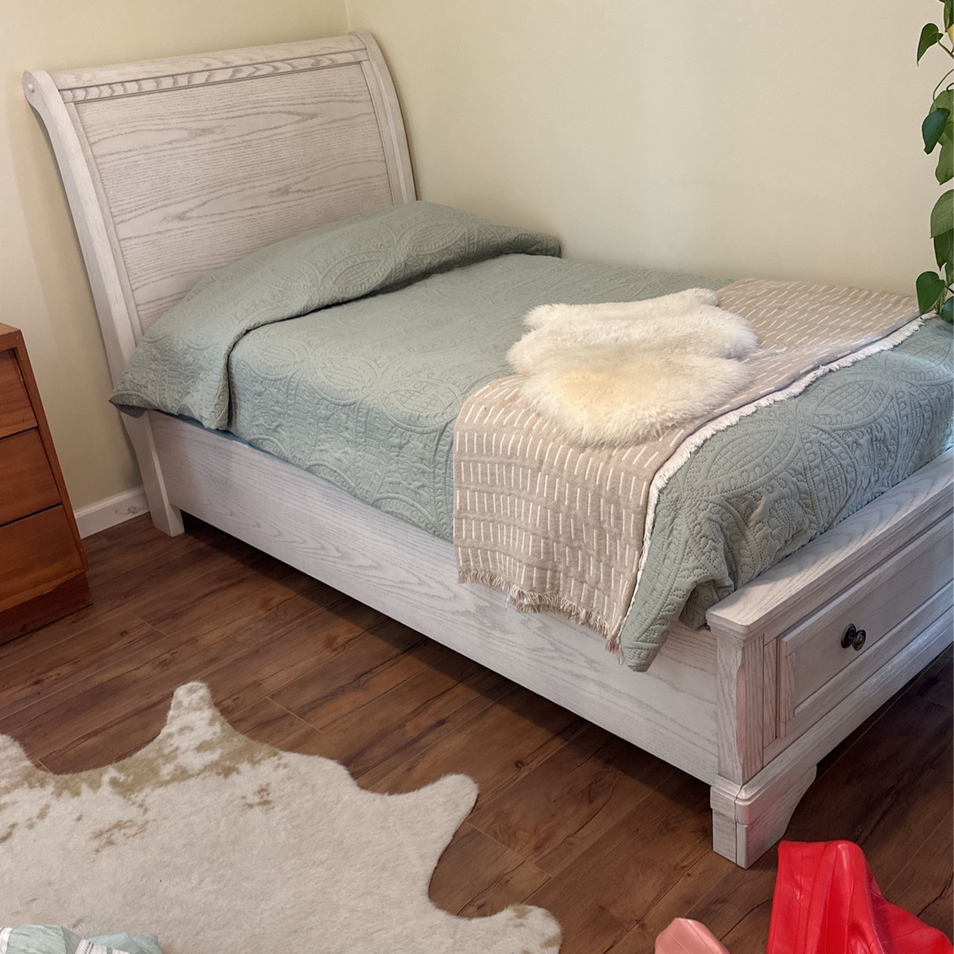 Twin Bed With Mattress