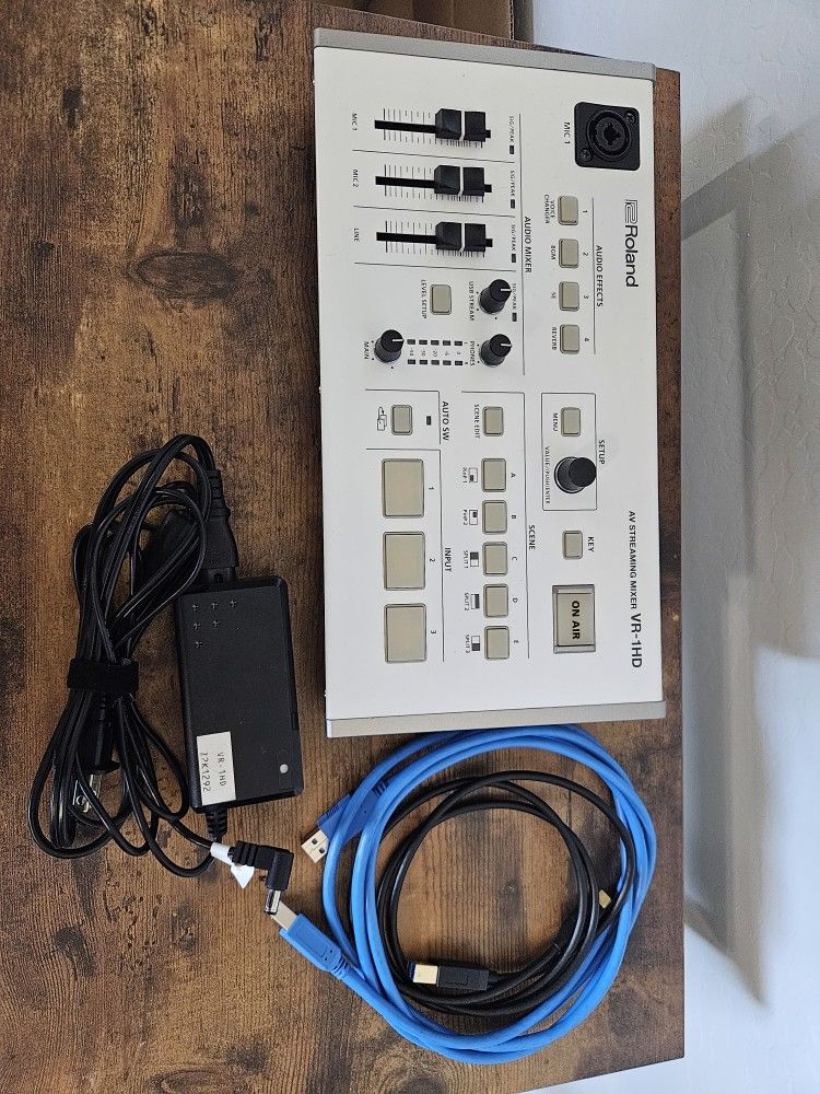 Roland VR-1HD AV Streaming Mixer 2019 - 2020 - White