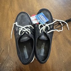 Women’s sketchers on the go