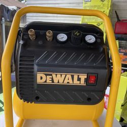 DEWALT 2.5 Gal. Portable Electric Heavy Duty 200 PSI Quiet Air Compressor