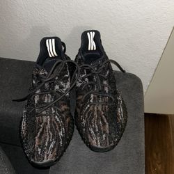 Adidas Yeezy 350 Rock Black