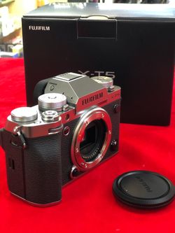 FUJIFILM X-T5 Mirrorless Camera (Silver)40MP APS 4K 60p, 6.2K 30p 10-Bit