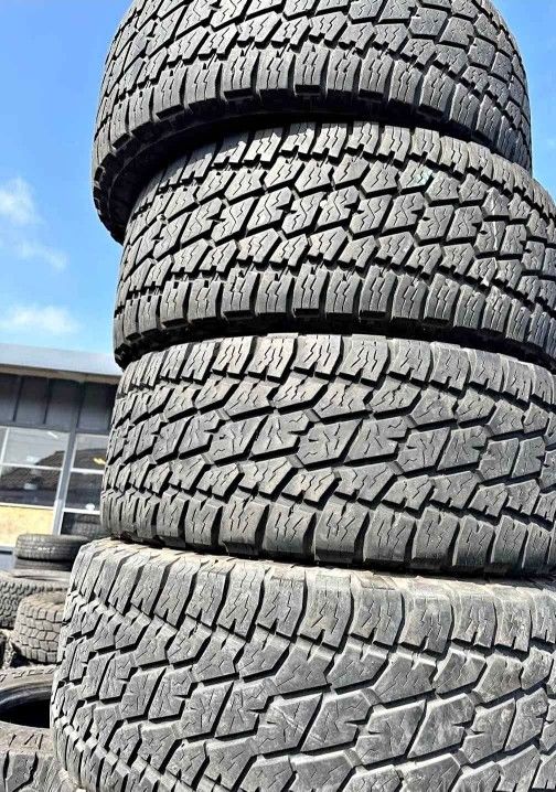 325 60 18 Nitto Tires Con 80% De Vida Las 4tires 📣✅️