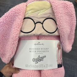 New Hallmarks A Christmas Story Hooded scarf with pockets 