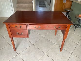 Traditional Mahogany Writing Desk