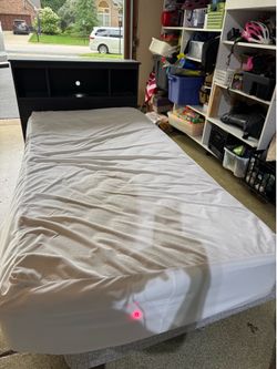 Twin bed with Bookshelf Headboard