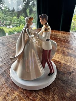 Walt Disney Classics Collection (WDCC) "Happily Ever After" — Cinderella and Prince Charming