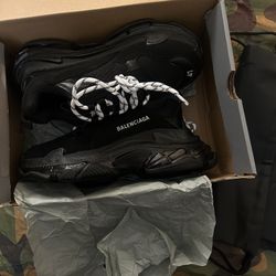 Women’s Triple S Clear Sole Sneaker 