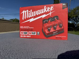 Milwaukee Rapid Charger 6 Bay