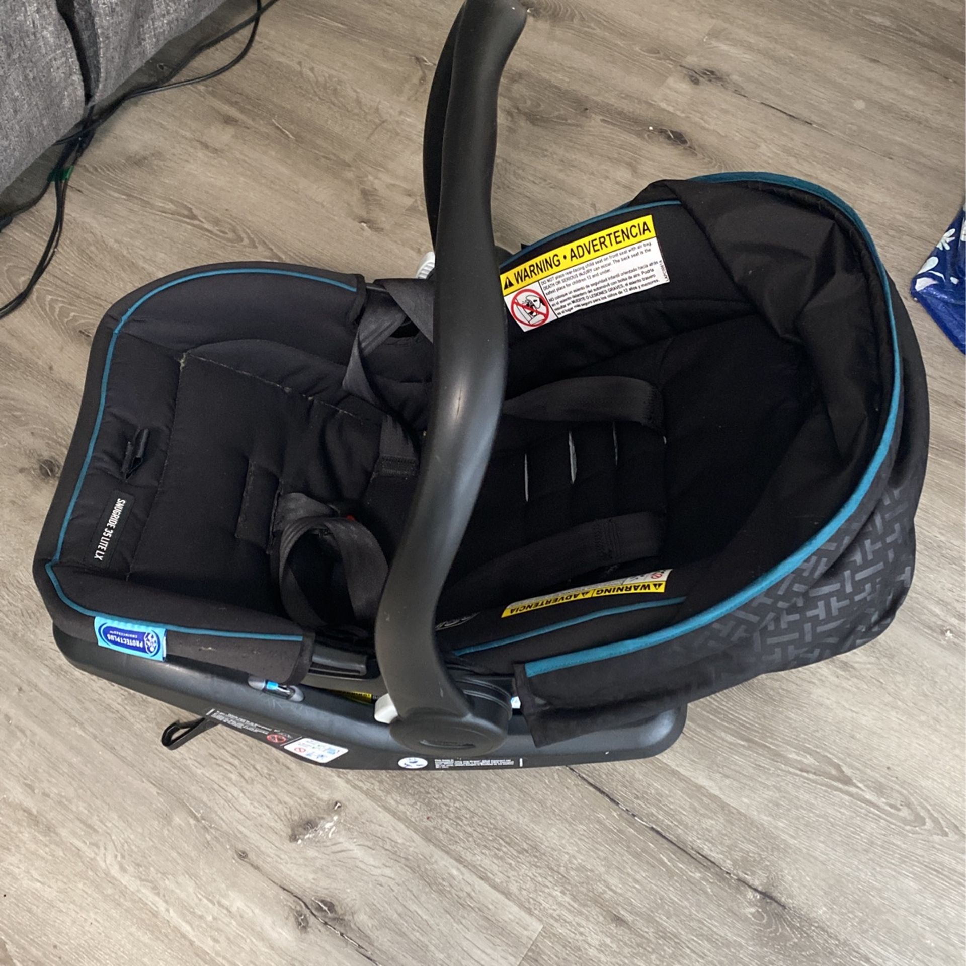 Graco Infant Car Seat With Base 