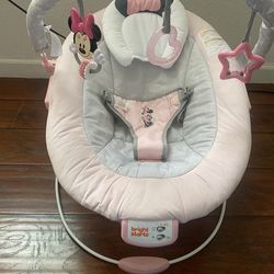 Bright starts Minnie Mouse bouncer