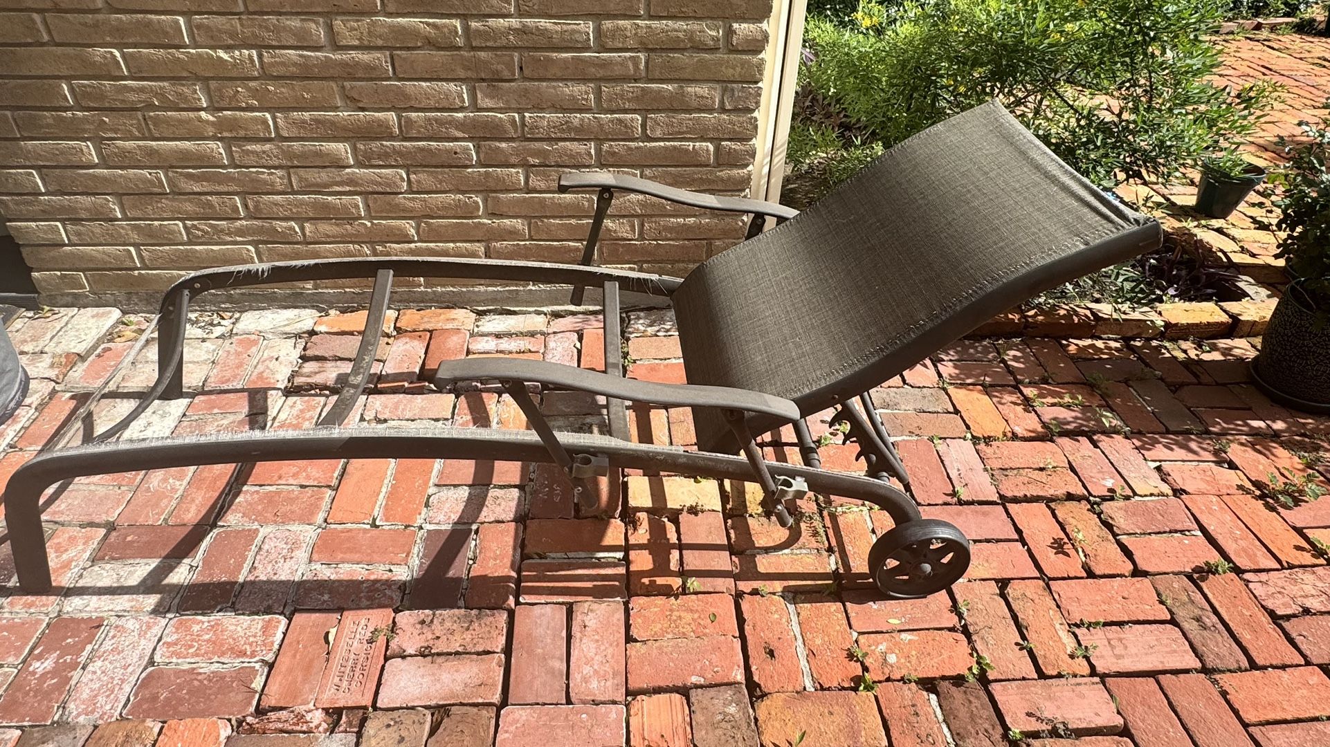 Lounge chair frame
