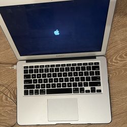 MacBook Laptop 