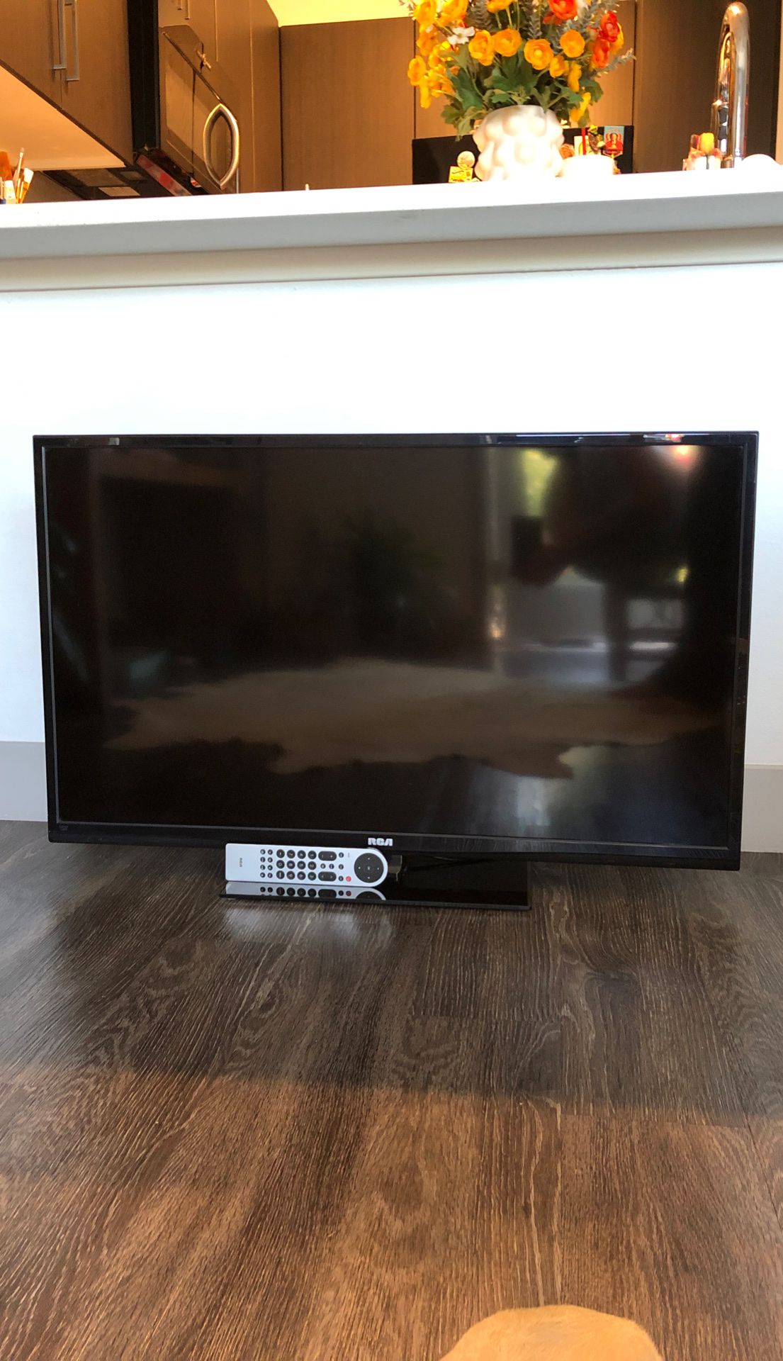 RCA 40” inch LED LCD HDTV Flat Screen TV Television with Remote HDMI Cable Antenna USB Component Headphone Audio Jack- $70 OBO