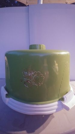 Vintage Cake Carrier