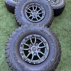 Fuel Jeep Wrangler Gladiator rims on 37x12.50/17 AT tires 5x127 Set of (4) firm price 