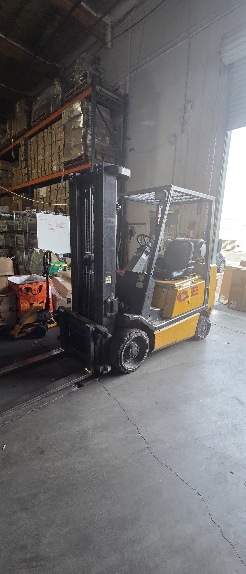 Yale 3 Stage Forklift 5000 lBS Capacity 194 inch Max Height (OBO)