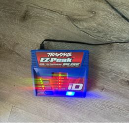 Traxxas EZ-Peak Plus NiMH/LiPo Fast Charger