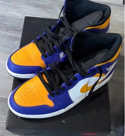Size 9 jordan 1s