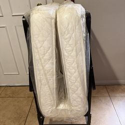 Twin foldable mattress