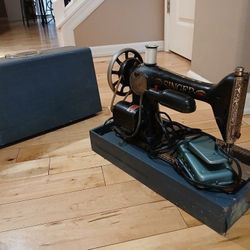 1920 Antique Singer Sewing Machine 