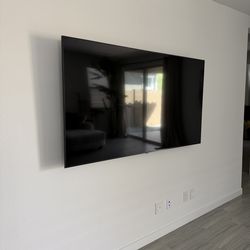 LG 75inch Tv w mount